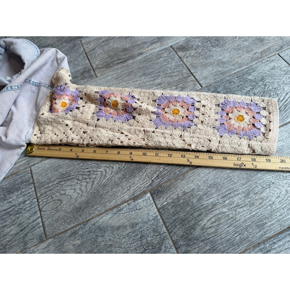 Mystree Crochet Sleeve Denim Jacket Medium Light Wash Floral Granny Square Boho - Picture 7 of 13